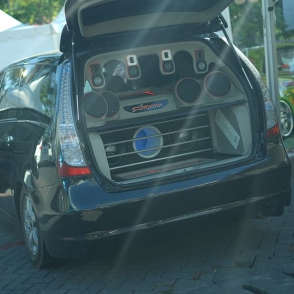 Mitsubishi Grandis Omega Soundwork: dari SQ Berahli SQL