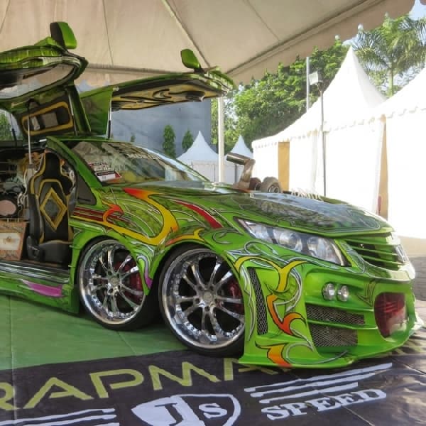 Honda Brio 8 Roda Raih Gelar The Champ BlackAuto Battle 2017 Surabaya