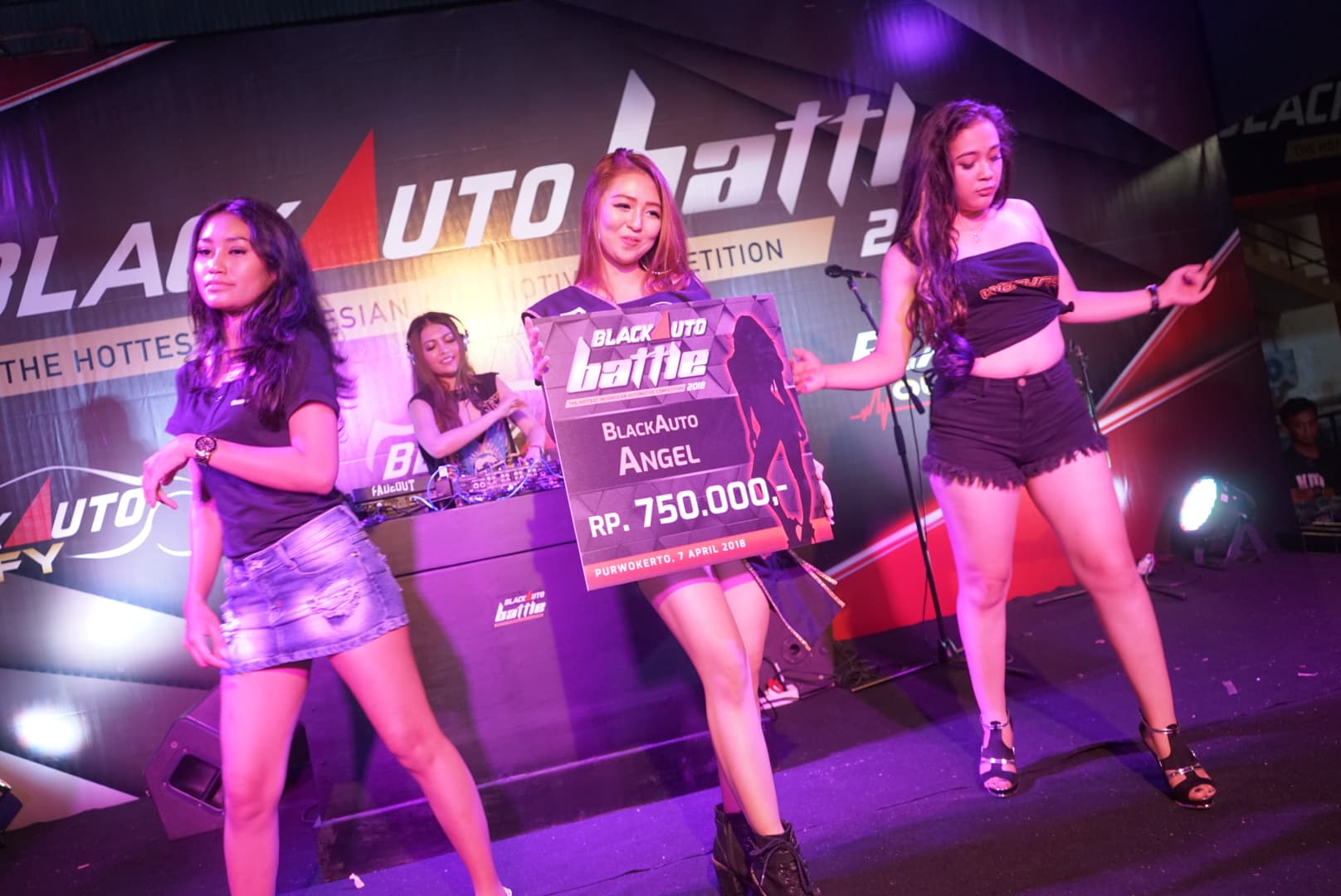 Meyriska Yuki Raih Mahkota BlackAuto Angel 2018 Purwokerto