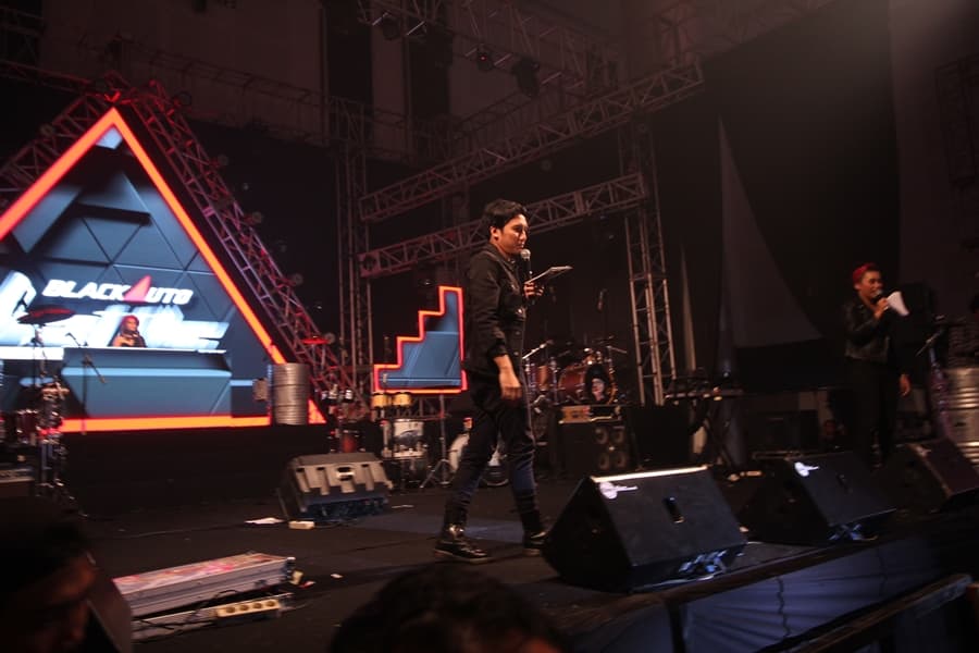 Vincent dan Desta  Meriahkan Final Round BlackAuto Battle 2018