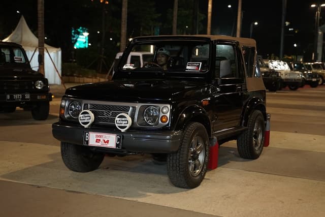 Jimny Sierra Terpilih Menjadi Best Black Car of The Day