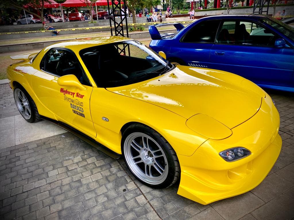Brap...brap..braapp! Mazda RX7 FD JDM Pengepul Mobil Hebohkan BlackAuto Final Battle 2022