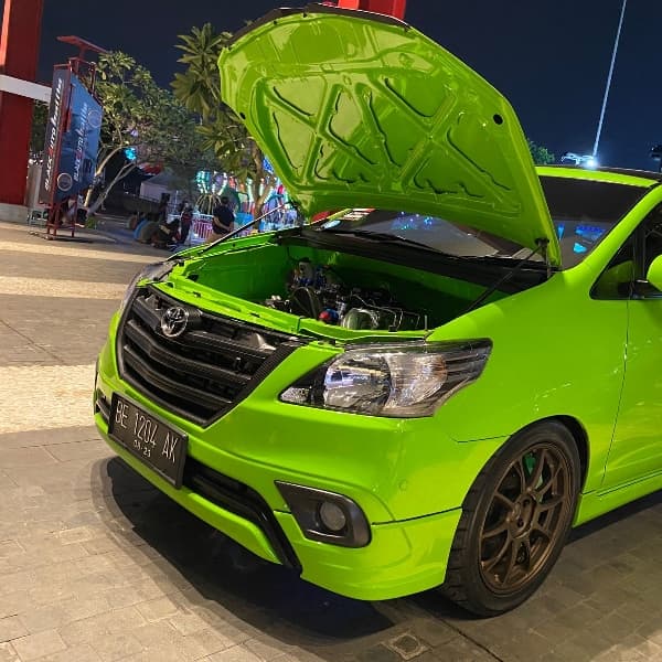 Berjantung 700HP! Innova Hijau Asal Lampung Raih 3 Piala di BlackAuto Final Battle 2022 