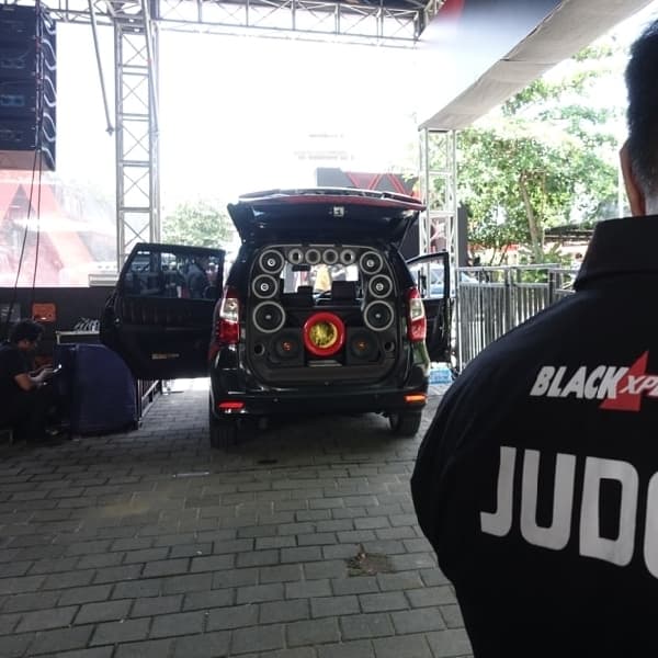 BlackOut Loud kelas SQL Twin Boombox, Seru All Local