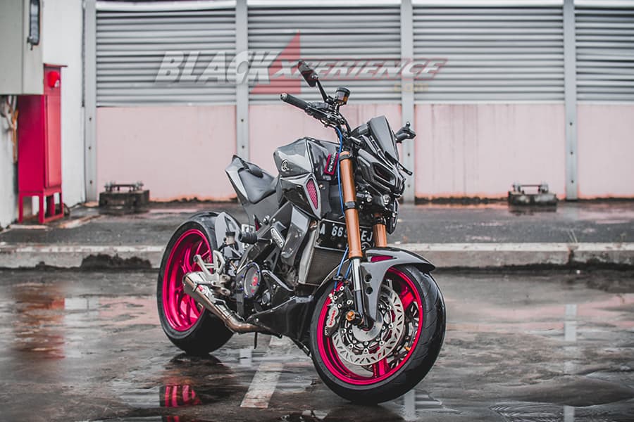 Modifikasi Yamaha MT-15 Naik Tahta Menjadi Real Street Fighter