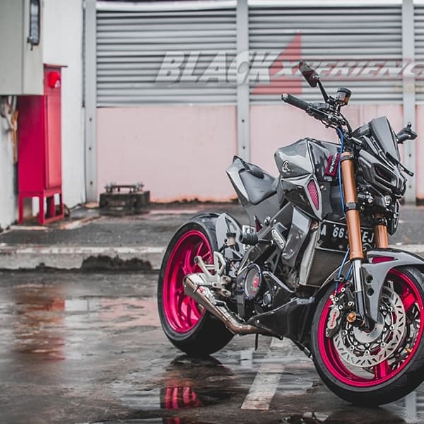 Modifikasi Yamaha MT-15 Naik Tahta Menjadi Real Street Fighter