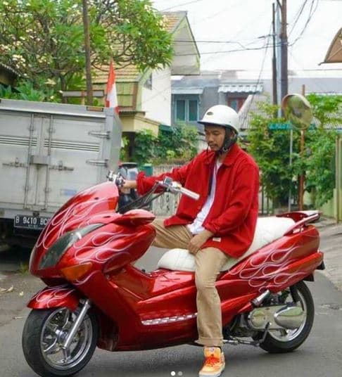 Lembinc : Workshop Kustom Langganan Seniman