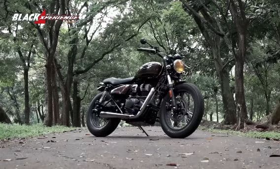 Royal Enfield Meteor 350,   Bobber Simply and Clean