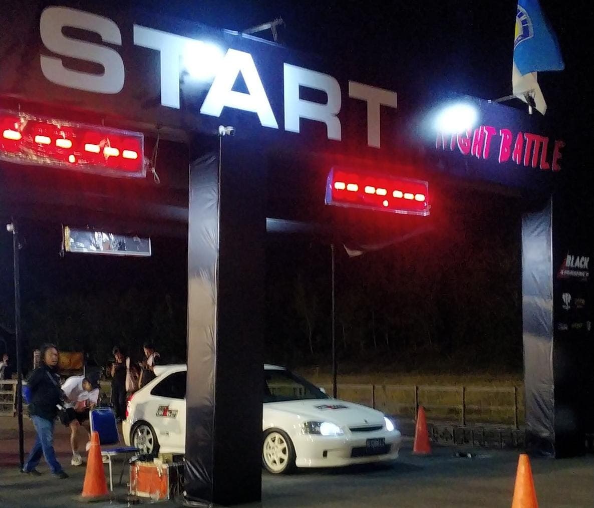 Rehat Gas Pol, Black Drag Race &amp; Bike Night Battle Dihibur Banyak Entertaiment