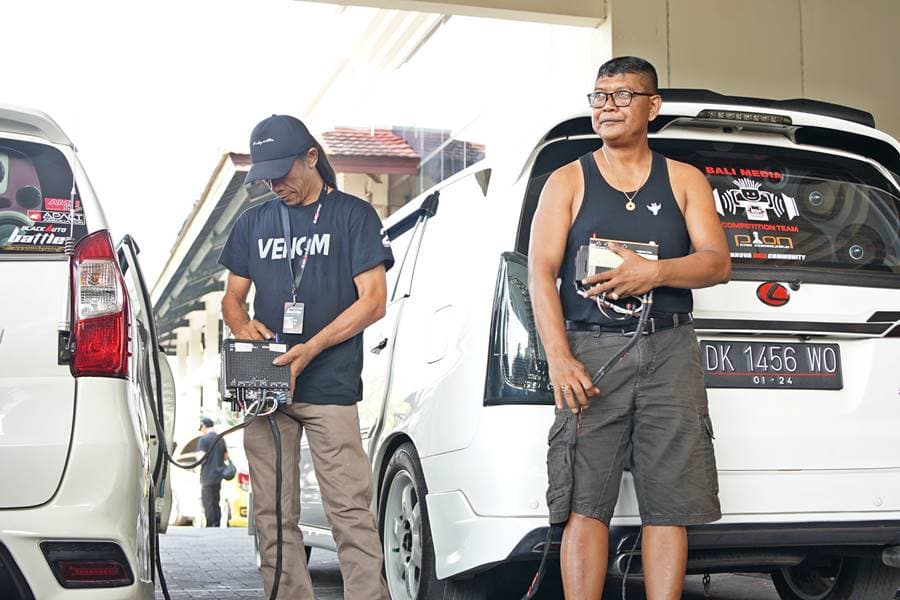 Abas dengan Xenia Putih Raih Nasional Master FUN SPL FFA Class  160 dB dan  Black Out Loud Best Team