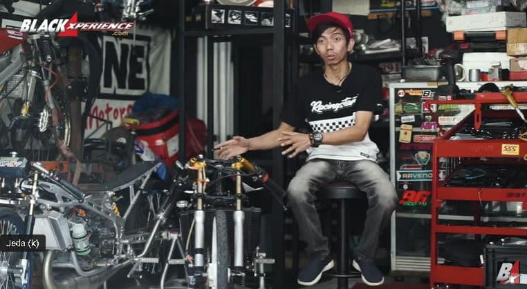 Bangun Motor Drag Kelas Kompetisi  Di 73 Racing  dan 189 Racing Team