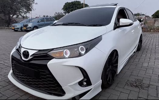 Naik Kasta! Toyota Limo Eks Taksi Stand Out Dandan Stance Ditopang Air Suspension