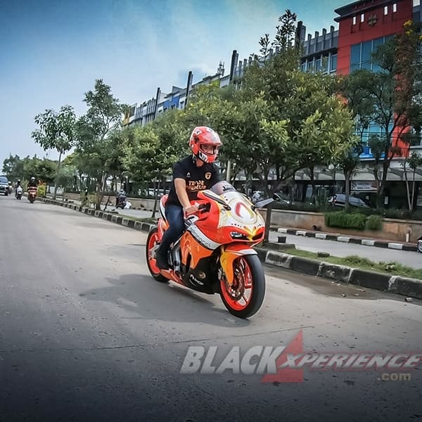Adopsi Gaya Honda RC212v, Modifikasi Honda CBR250RR Totally Different 