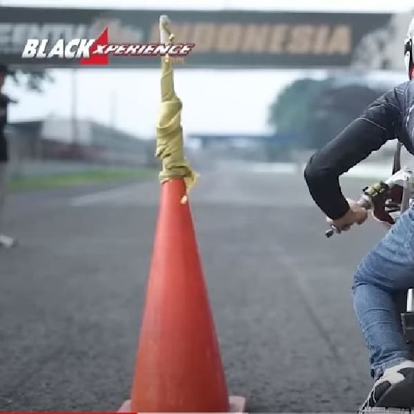 Pecinta Drag Bike Tahu Enggak Fungsi Joki Miringkan Motor Saat Start? Ini Alesannya