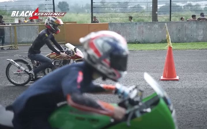 Pecinta Drag Bike Tahu Enggak Fungsi Joki Miringkan Motor Saat Start? Ini Alesannya