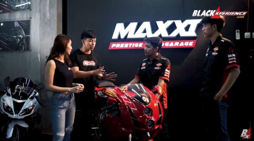 Berburu Apparel Hingga Superbike Langka di Maxxi Prestige Motogarage 