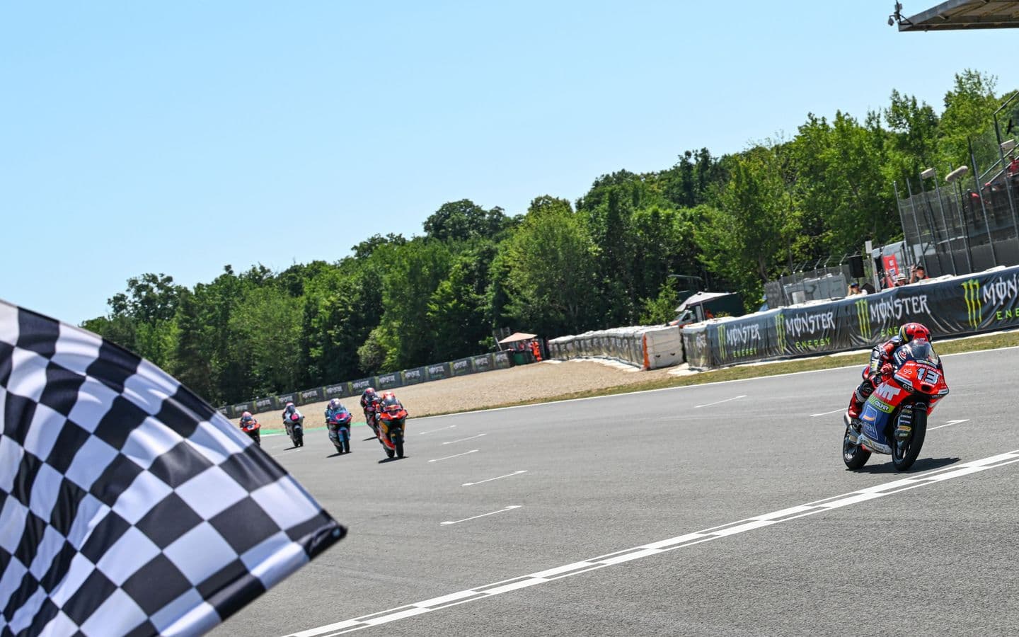 Veda Ega Pratama Finish P5 Di Moto3 GP Ceko, Hakim Danish Cetak Kemenangan Perdana