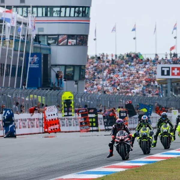 MotoGP: Raul Fernandez Menangi Sprint Race GP Belanda, Tim Trackhouse Borong Finis 1-2