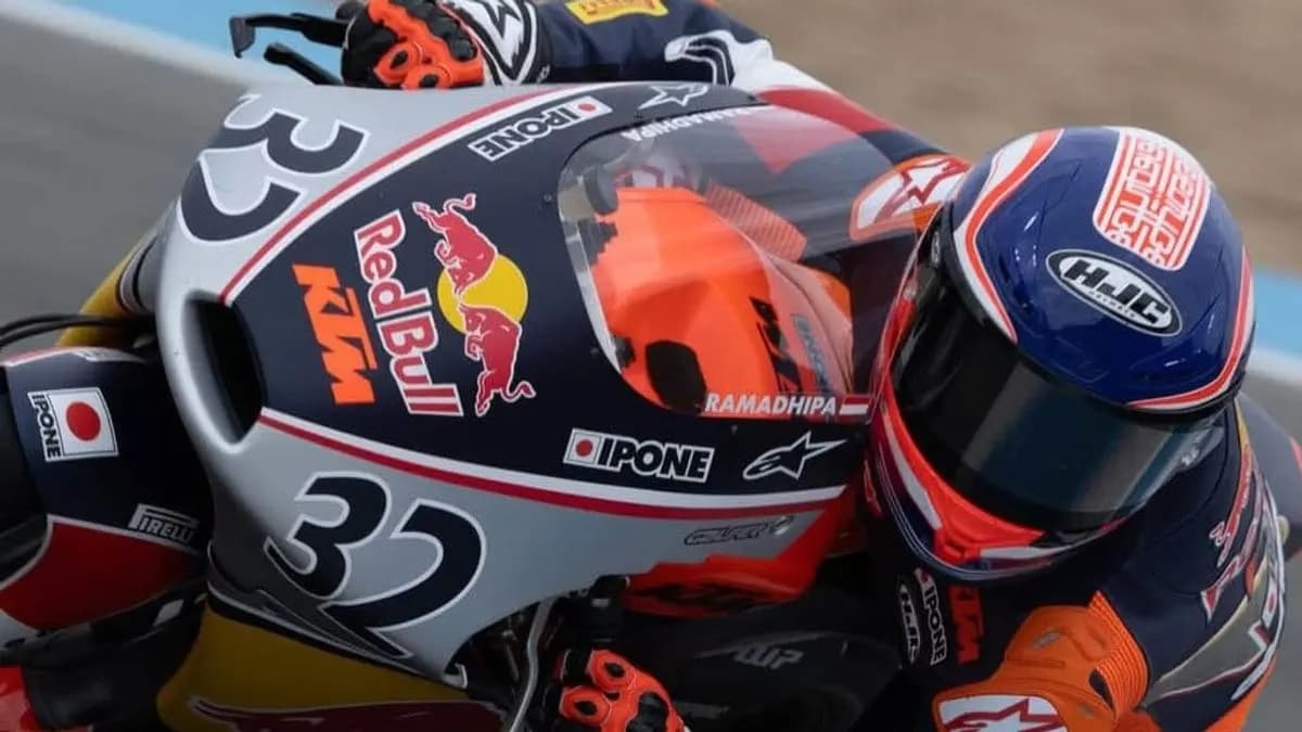 Kiandra Ramadhipa Hampir Podium Tapi Gagal Finis di Red Bull MotoGP Rookies Cup Mugello