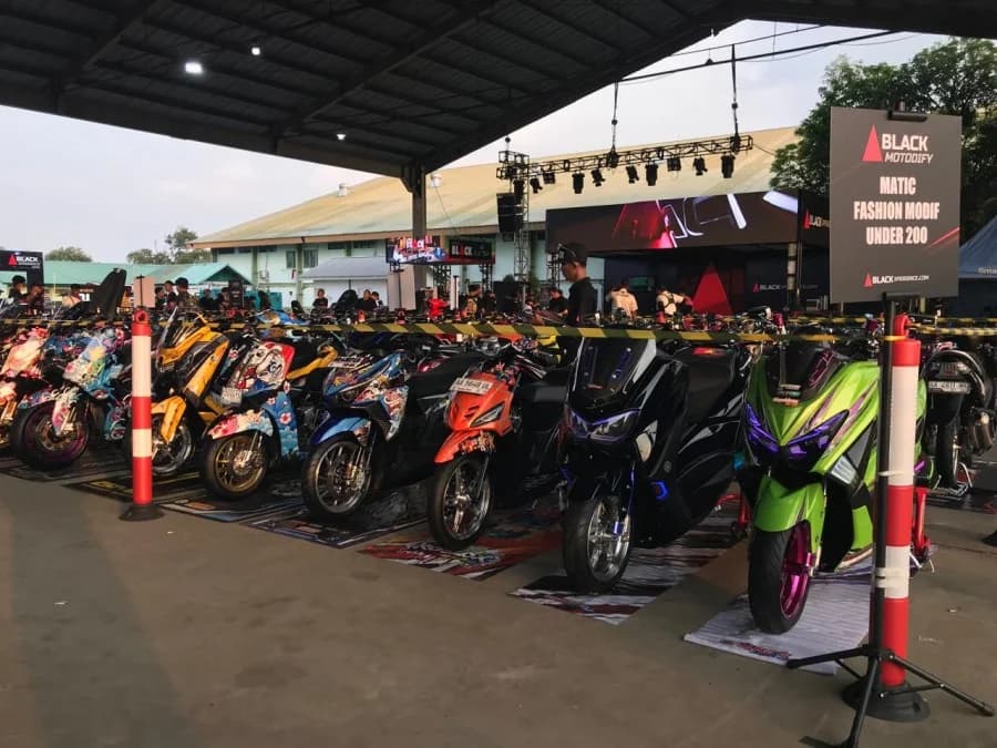 Modif  Motor Eye Catching di Black Motodify Meet Up dan Contest