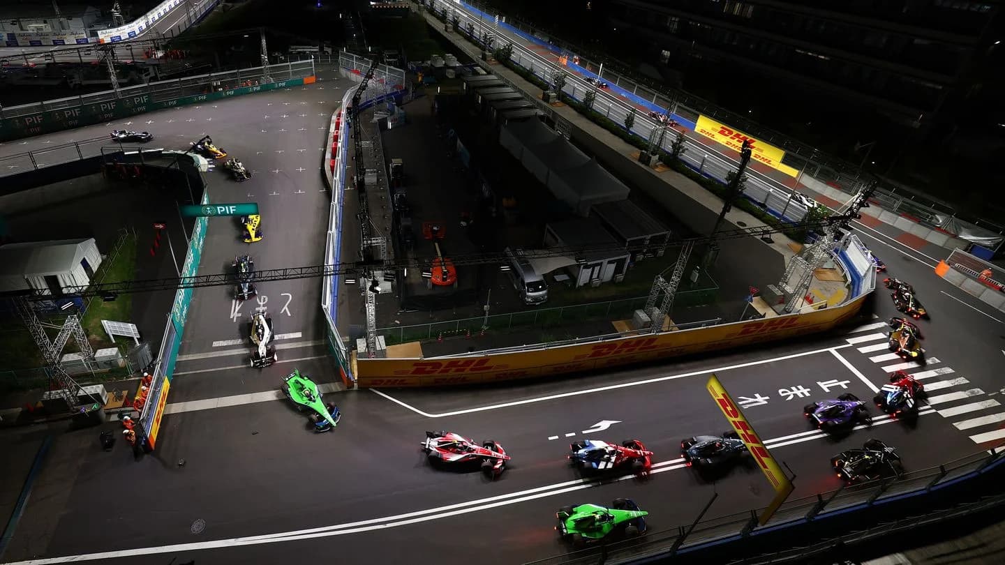 Formula E: Dan Ticktum dan Nyck de Vries Menangi Dua Balapan Tokyo ePrix Yang Seru