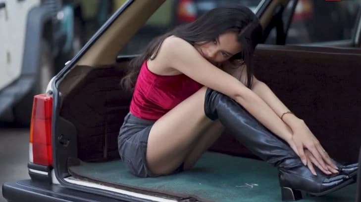 Regita, Model Pecinta BMW E30 Plus Gaya Vintage yang Ikonik