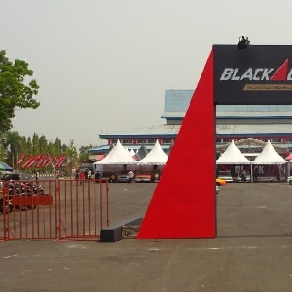 Black Auto Battle 2015 Purwokerto, Sedot Antusiasme Puluhan Car Enthusiast