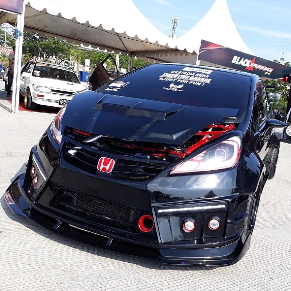 Terinsiprasi Dari Blackxperience, Honda Jazz Ini Raih Gelar King Of Black BAB Makasar 2018