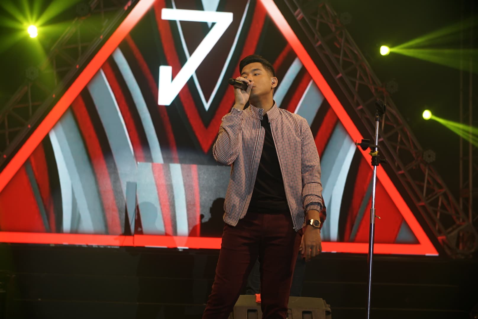 Jaz Bius Pengunjung BlackAuto Battle 2018 Surabaya dengan Lagu Andalannya