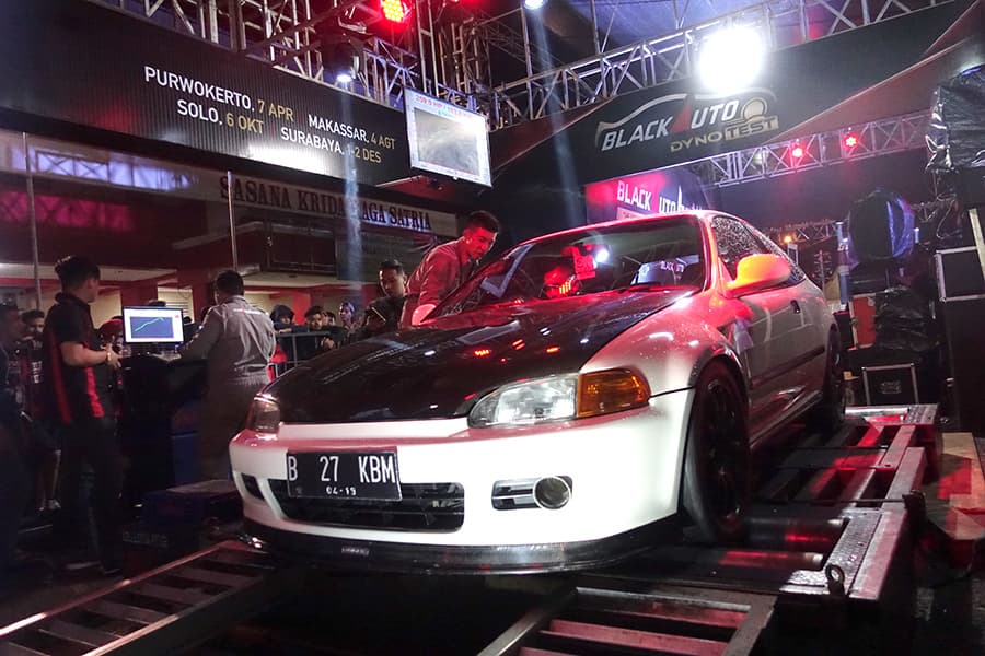 Keseruan 'Perang' Honda Jazz dan Brio di Arena Dynotest BlackAuto Battle Purwokero2018