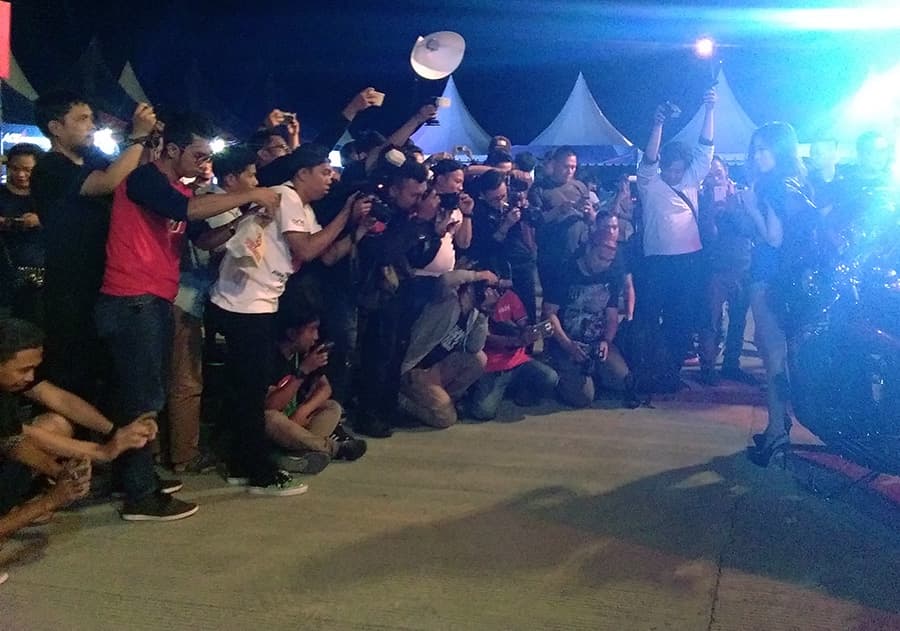 Anissa Panaskan Suasana Blackshot Challenge Black Auto Battle Makassar