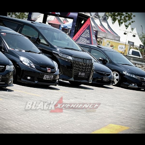 Komunitas Mobil Siap Ramaikan BlackAuto Battle Warm Up Jakarta 2019