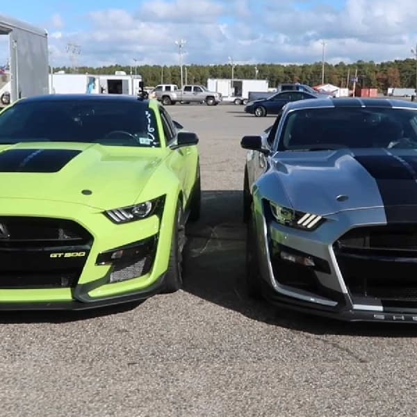 Menyimak Drag Race Dua Modifikasi Shelby GT500s, Siapa Pemenangnya?