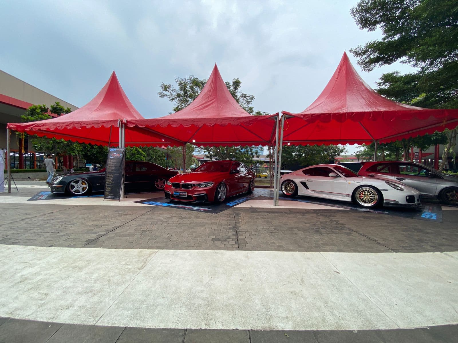 Banyak Komunitas Mobil! BlackAuto Final Battle 2022 Guncang Q-Big BSD City