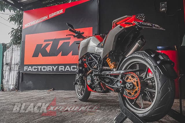 Monkey Work Garage : Workshop Terlengkap Tim Orange, dari Aksesoris hingga Performance