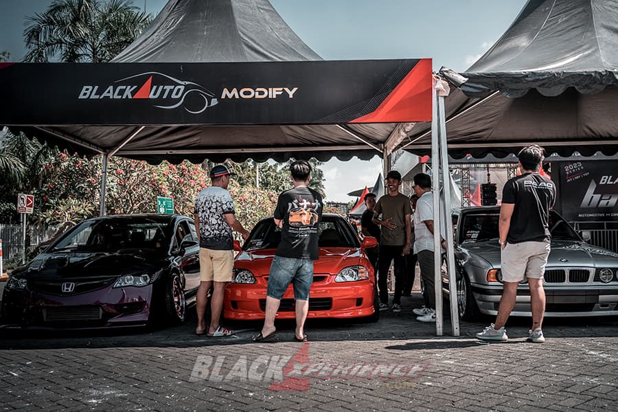 Honda Civic Estilo Gahar Bersolek Ekstrem, Raih 2nd Runner Up Contest Car Blackauto Battle Surabaya