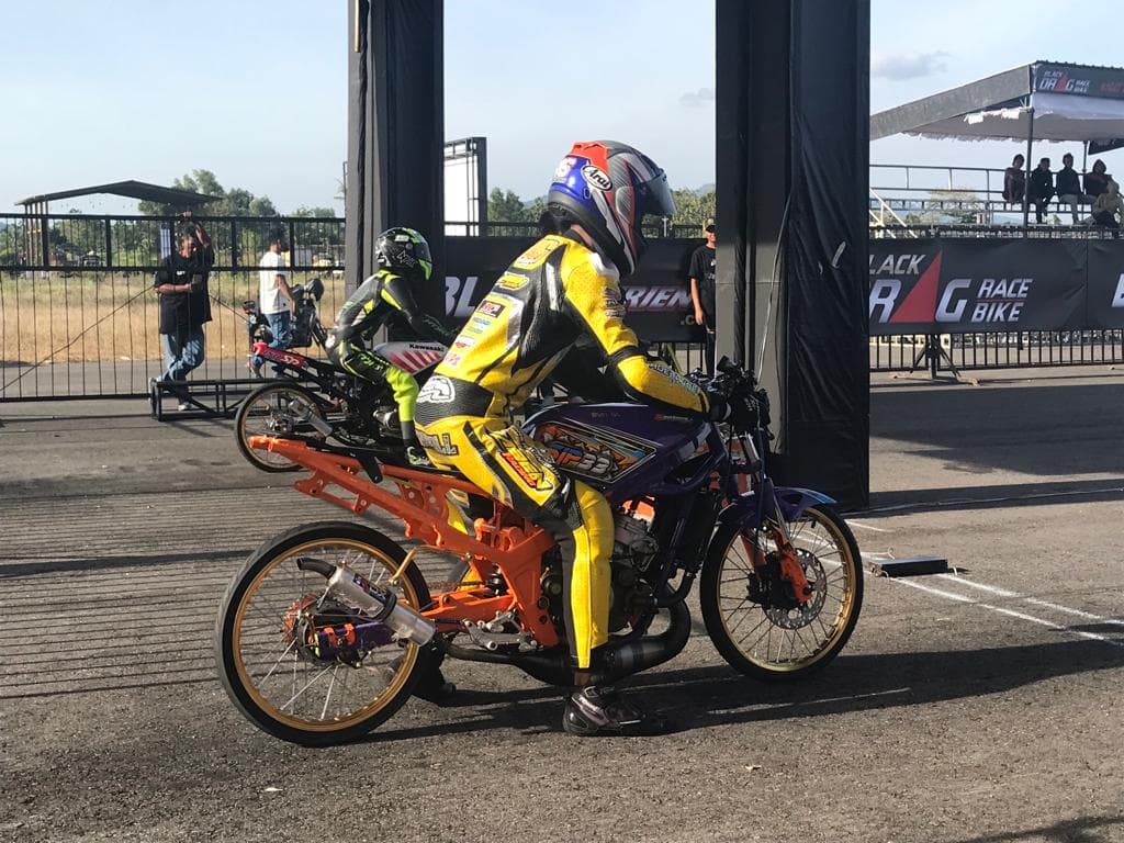 Drag Bike Histori, Modifikasi, Regulasi dan Teknis Bertanding