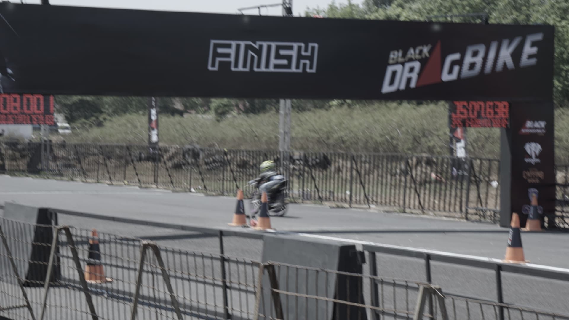 Bela Tim PAC Manahadap, Arya Supe Raih Double Winner Black Drag Bike Mijen Semarang