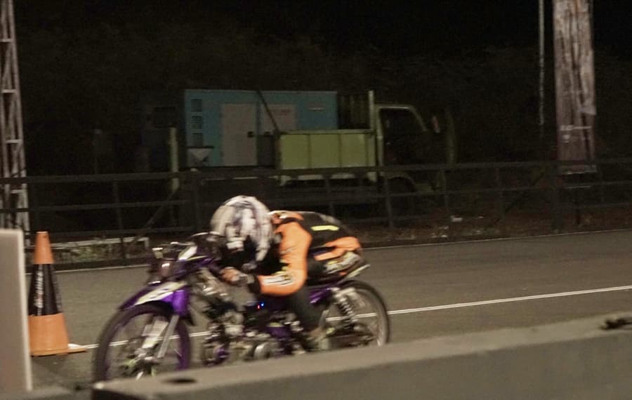 Drag Night Battle : Arya Supe dan Febri Sapri Taklukkan Dominasi Tim Drag Bike Jawa Tengah