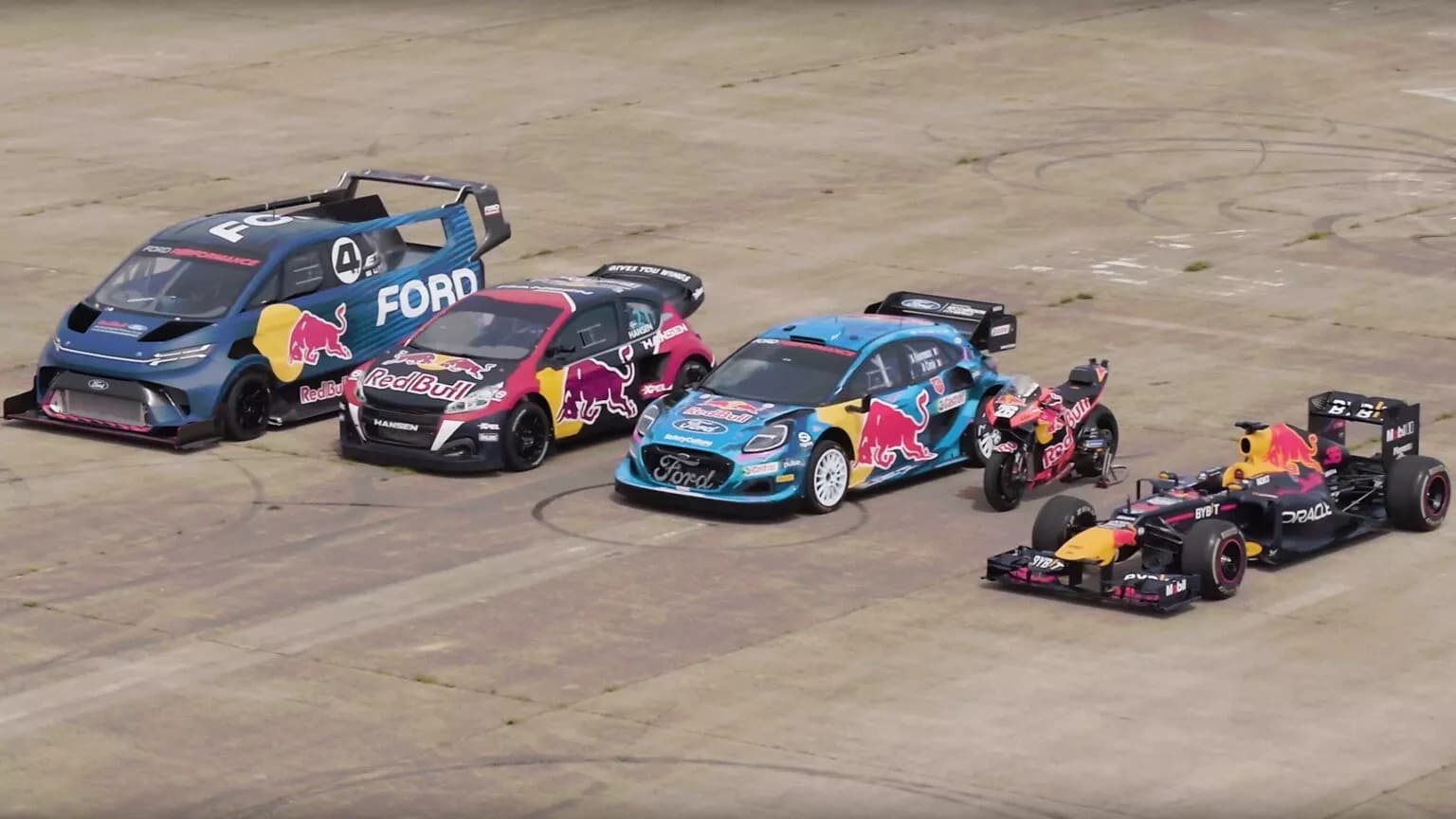 Drag Race Red Bull Motorsports Libatkan 5 Kendaraan Balap Sekaligus