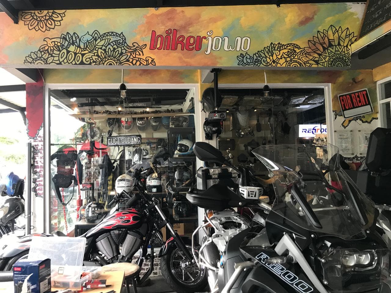 Biker Jowo Provide Modifikasi Ringan Untuk Turing Hingga Riding Gear, Ada Motor Rare dari Indian Motorcycle