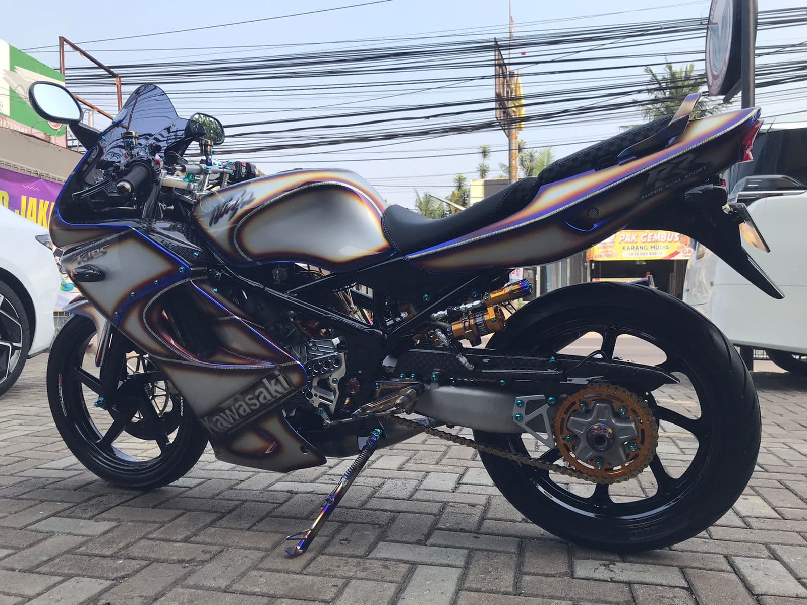 Modifikasi Ninja ZX150RR, Ditawar Rp1 miliar Ga Dilepas. Panca Garage Bikin Trend Motor 2 Tak Jadi Top Level