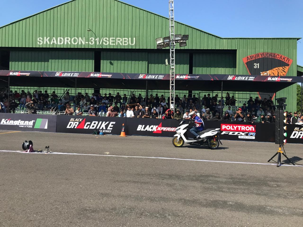 Best Reaction Time, Best Time dan Aksi Seru Stunt Wawan Tembong pakai Polytron FOX-R di Black Drag Bike 2024