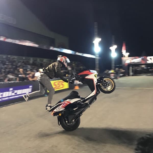 Best Reaction Time, Best Time dan Aksi Seru Stunt Wawan Tembong pakai Polytron FOX-R di Black Drag Bike 2024