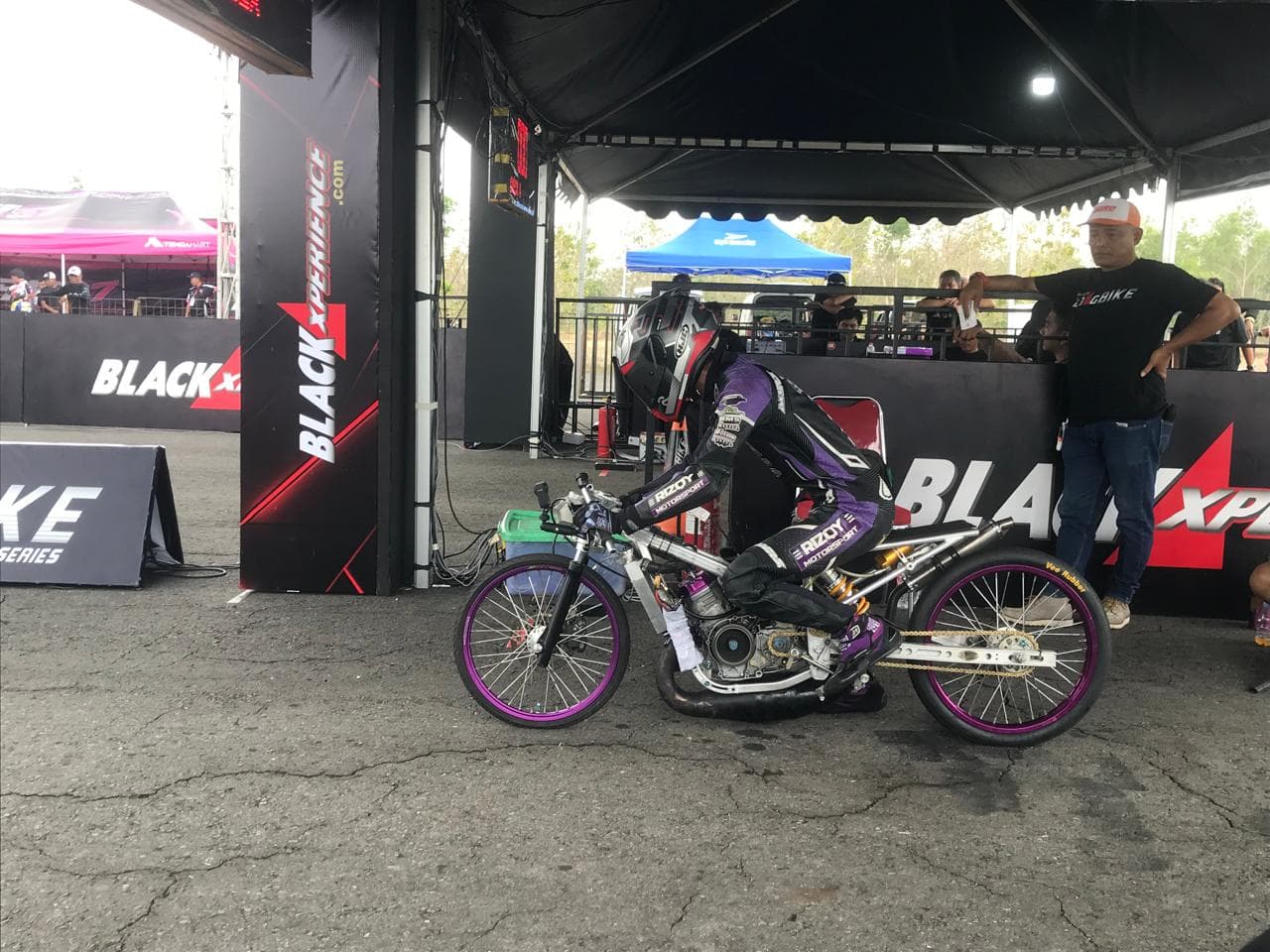 Black Drag Bike 402 M, Wildan Kecil Raih Time 10,285 di Kelas 59 Bebas, Yudis 9,752 di FFA 4T