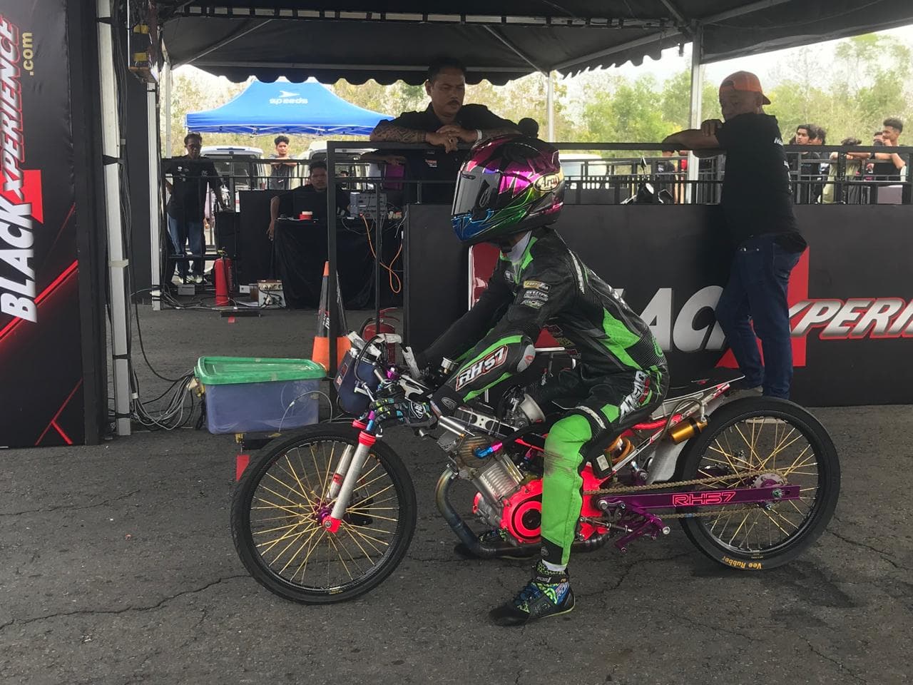 Black Drag Bike 2024 Catatan Penting Dragster Wanita Rida Ariella di Bracket 10 dan Yudhis Kurcaci di FFA 402m dan 201m