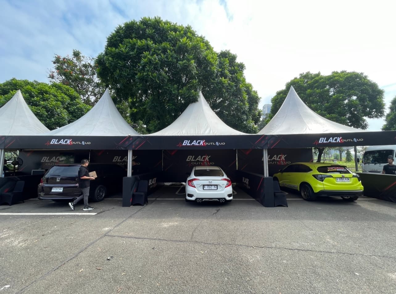 Black Out Loud Jakarta Seru Banget! Sekarang Pembuktian Surabaya di Black Out Loud