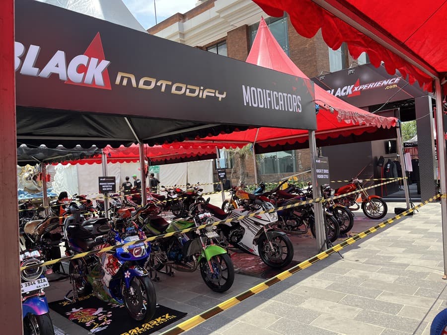 Kaum Speed Addict dan Petrol Heads, Yuk Merapat ke Sirkuit Mijen, Ada Black Drag Bike dan Black Motodify Loh!