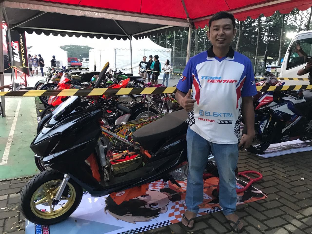 Motor Eye Catchy di Black Motodify 2025! Ada Polytron Fox R Monster!