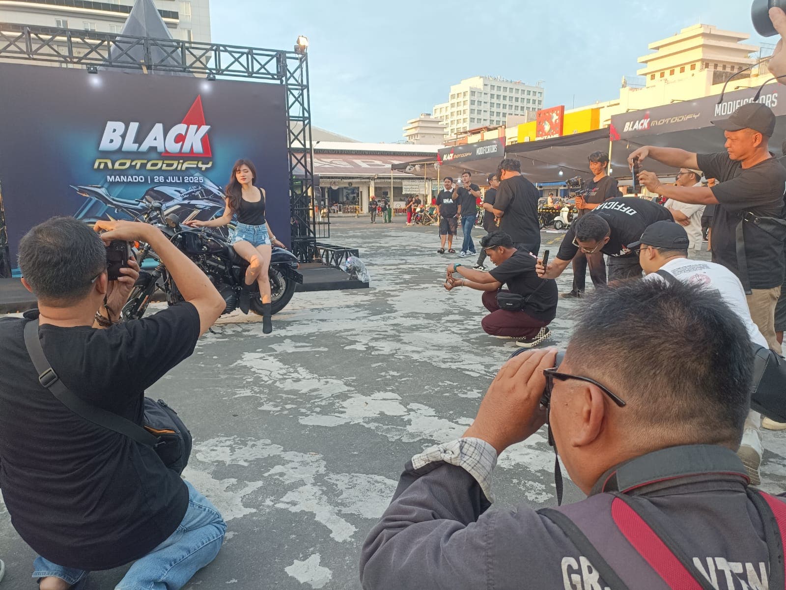 Serunya Blackshot Challenge dan DJ Desa X Pace Nenong di Black Motodify 2025 Manado!